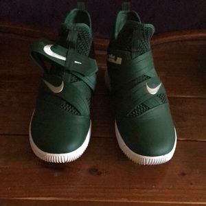 Lebron Soldier XII Nike Basketball Sneakers